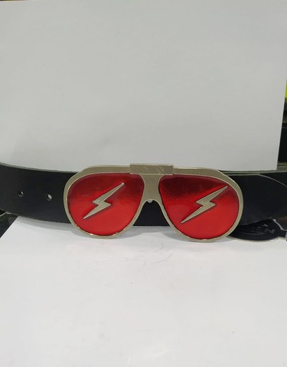 Buckle Sunglasses in Red