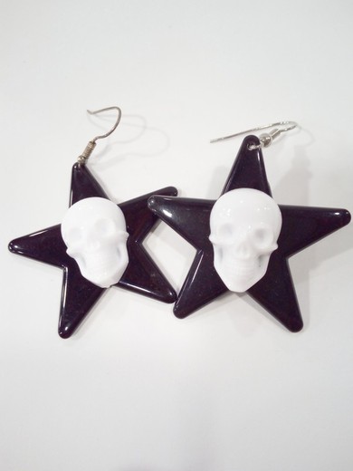 Earring Estrella Negra Calavera Blanca