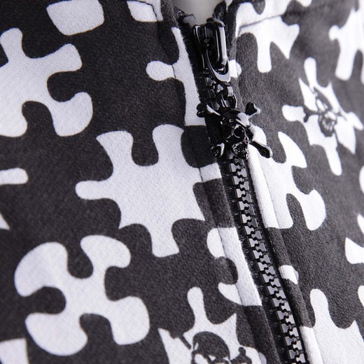 Pull Girl - Black And White Puzzle