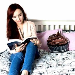 Travesseiro de bolinho de chocolate 9001