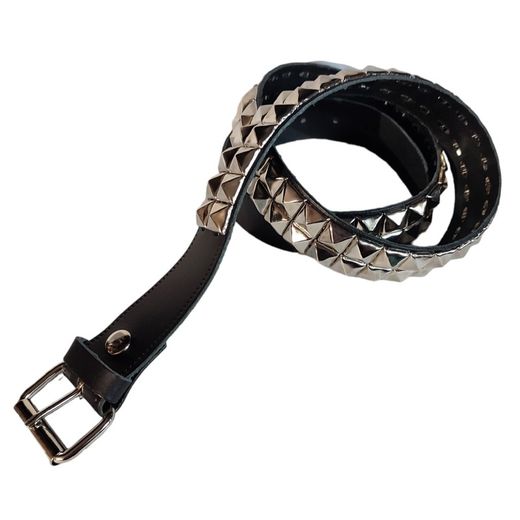 Cinturón de piel tachuelas