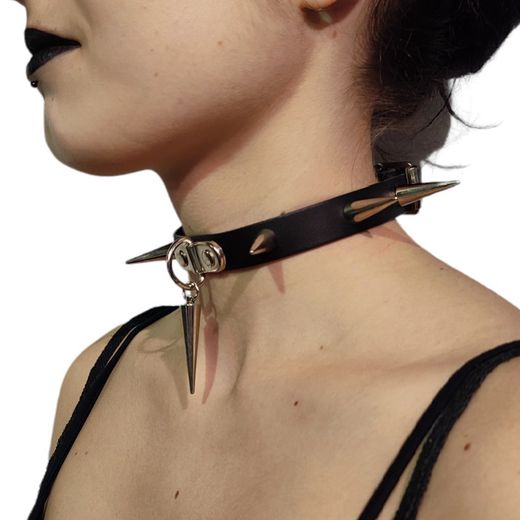Collar choker pinchos largos
