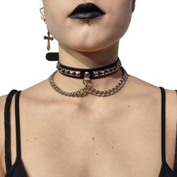 Collar choker pirámides y cadenas