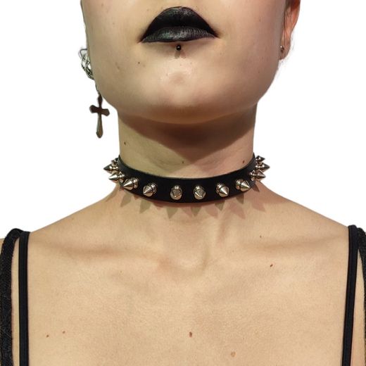 Collar choker pinchos