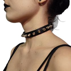 Collar choker pinchos