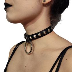 1 rij puntige ketting met hoepel.