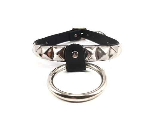 Collar pirámides 1 hilera con aro.