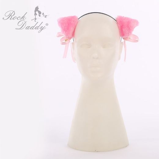 Diadema + Pink Earrings With T-Shirtpanita