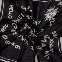 Pañuelo Ouija y Gatos