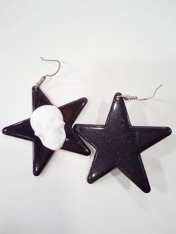 Boucle d'oreille Black Star White Skull