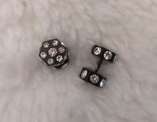 Boucles d'oreilles Fake Plug unit.
