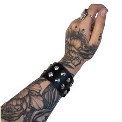 Armband met 2 rijen kegels