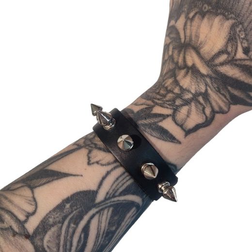 Armband met 1 rij spikes