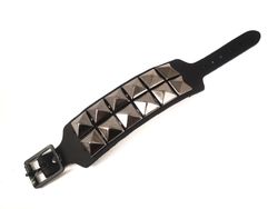 Pulsera pirámides negro 2 hileras