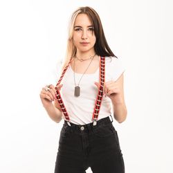 Rode Bretels Met Schedels Met Vleugels